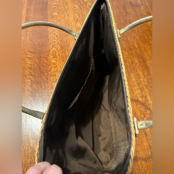 Gold Handle Woven Wicker Envelope Tote Purse - Picture 4 of 8